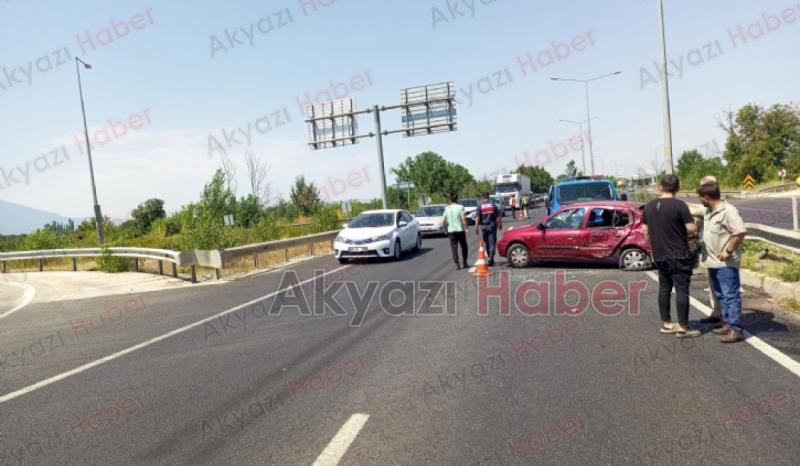 Akyazılı aile Bursa'da kaza yaptı: 1'i ağır 4 yaralı