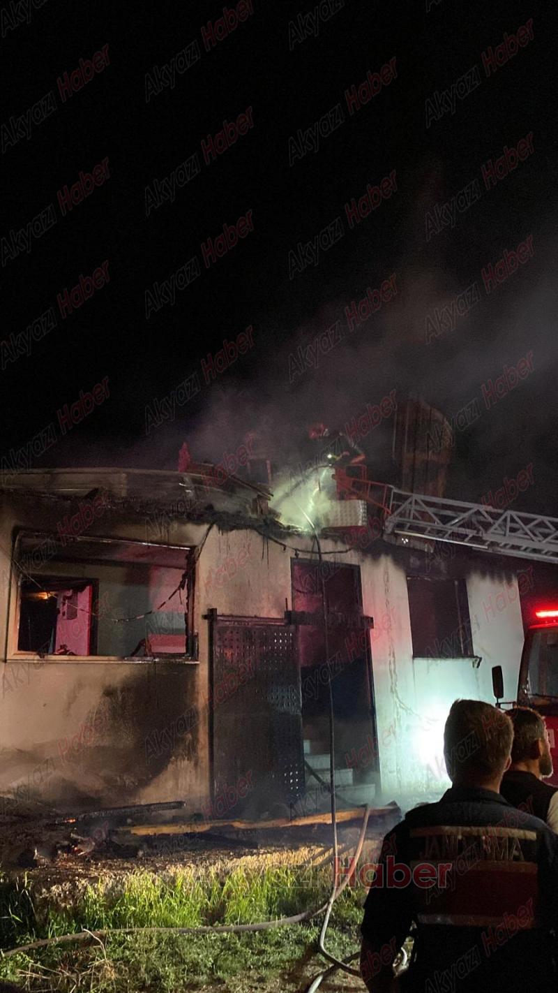 Boztepe'de ev yandı