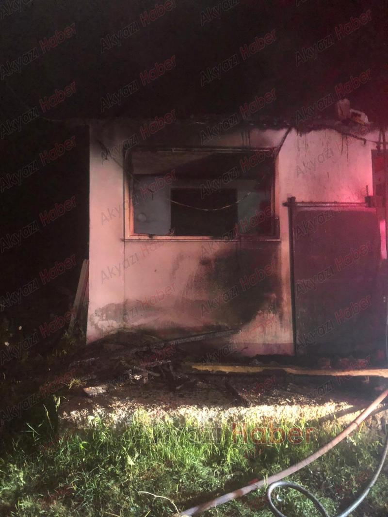 Boztepe'de ev yandı