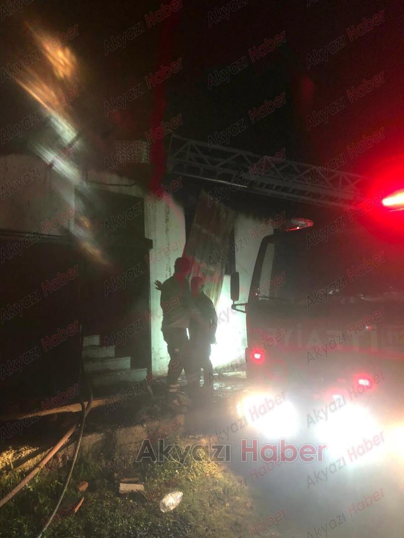 Boztepe'de ev yandı