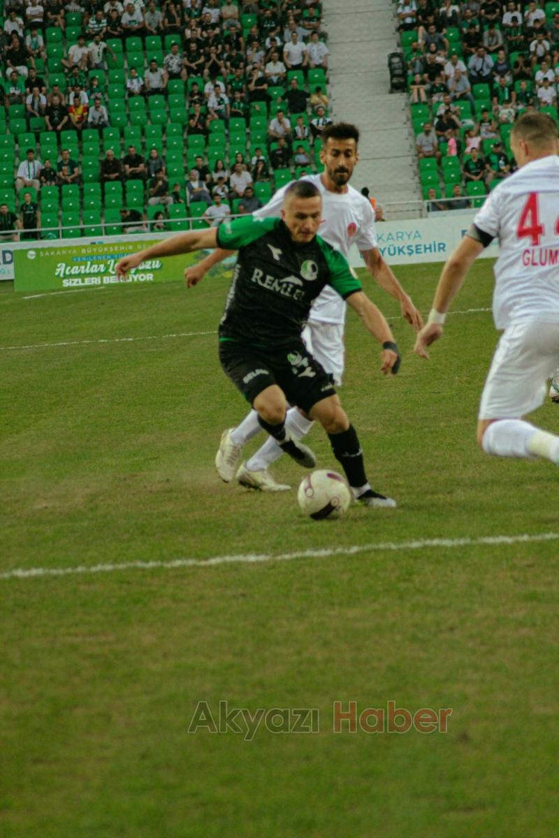 Sakaryaspor: 1  Ümraniyespor: 1