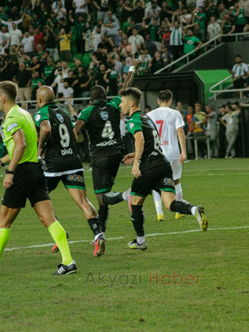 Sakaryaspor: 1  Ümraniyespor: 1