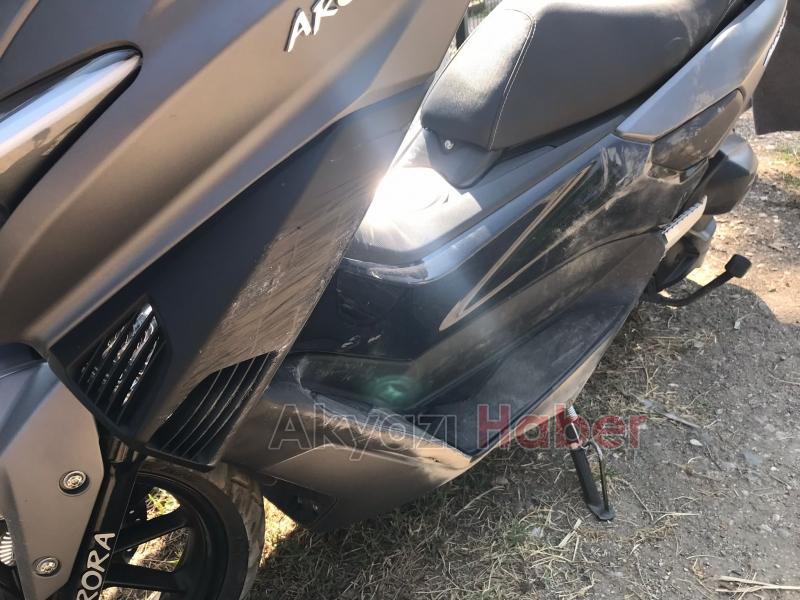 Devrilen motosikletteki 3 kişi yaralandı