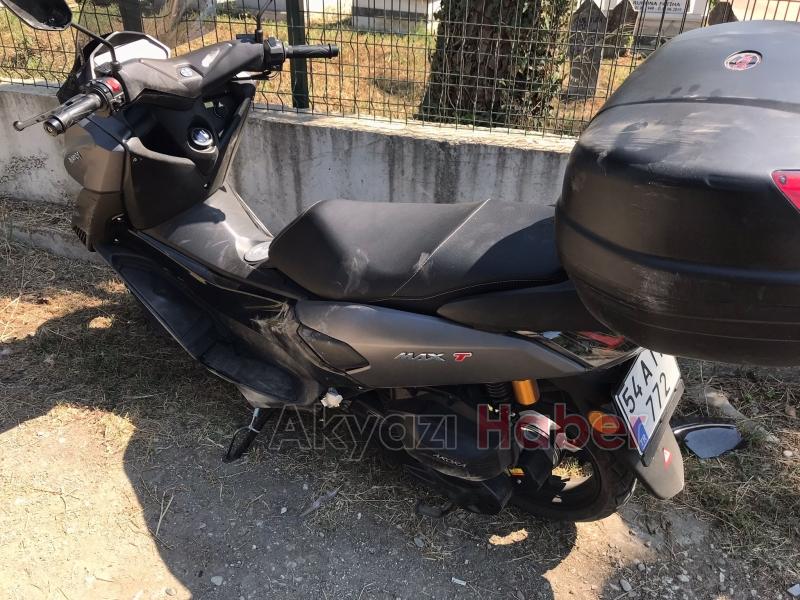 Devrilen motosikletteki 3 kişi yaralandı