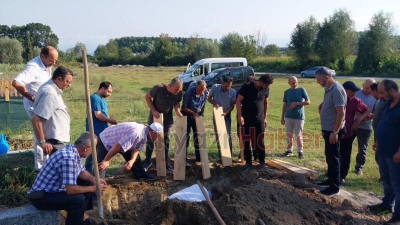 Emine Meşe toprağa verildi