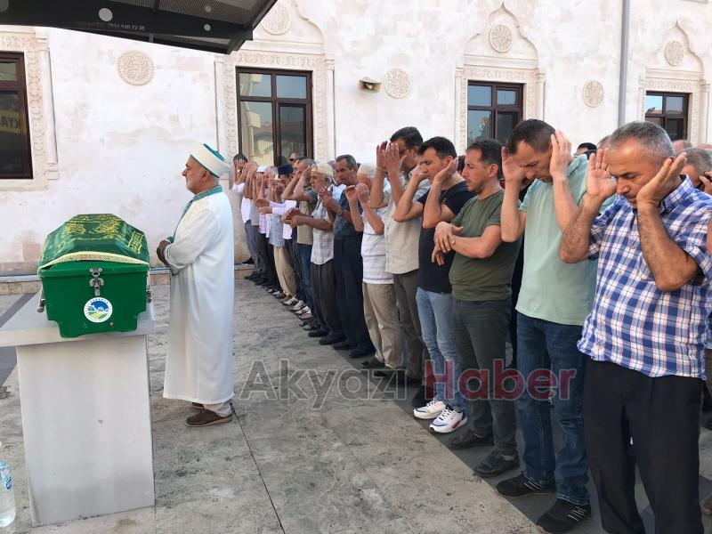 Emine Meşe toprağa verildi