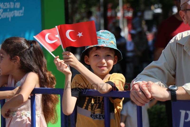 Sakarya'da 30 Ağustos Zafer Bayramı coşkuyla kutlanıyor
