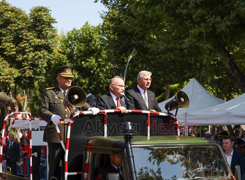 Sakarya'da 30 Ağustos Zafer Bayramı coşkuyla kutlanıyor
