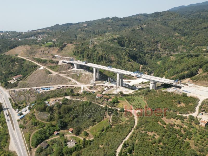 Akyazı-Ankara otoyolu inşaatı havadan görüntülendi