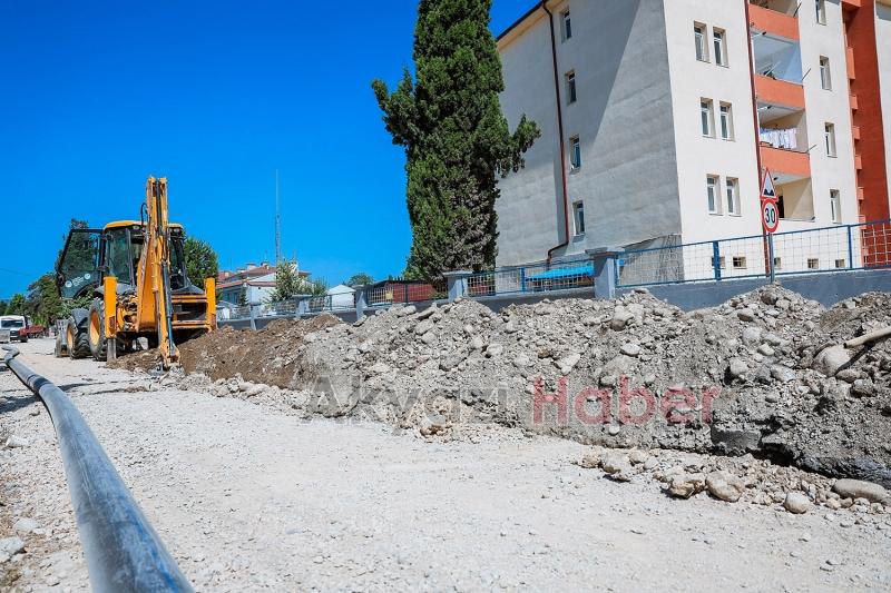 Büyükşehir güçlü altyapı çalışmalarını Akyazı ile buluşturdu