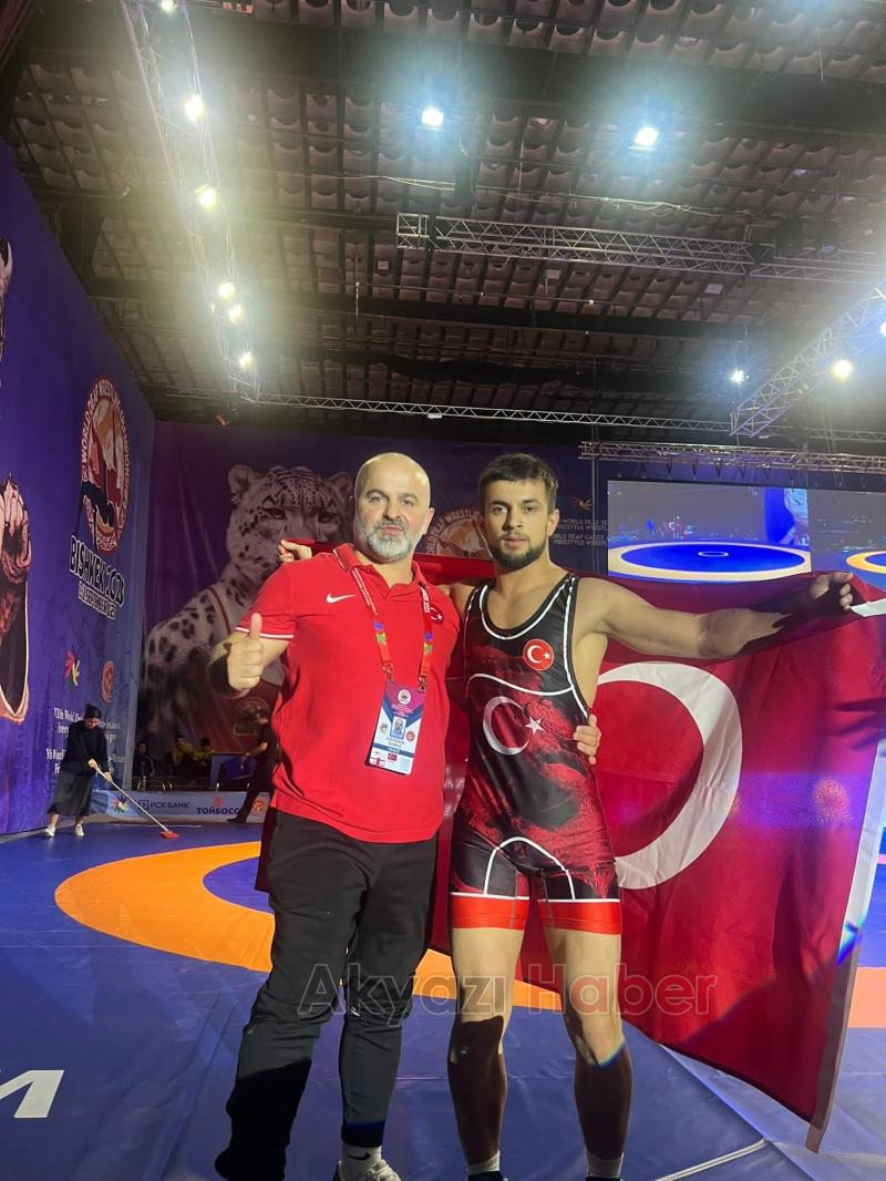 Sakaryalı güreşçi dünya şampiyonu oldu