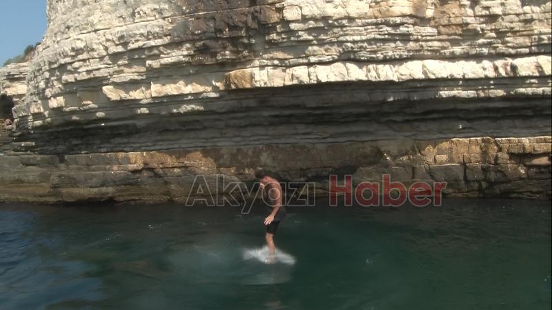 Ölümle dans ediyorlar