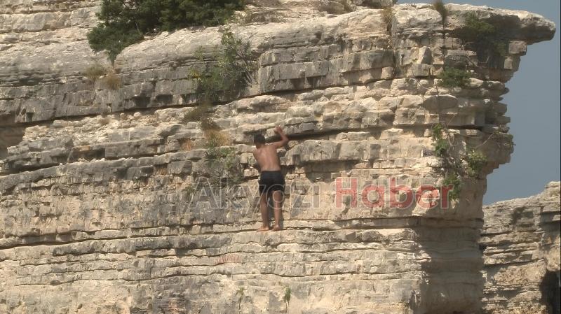 Ölümle dans ediyorlar