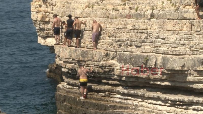 Ölümle dans ediyorlar