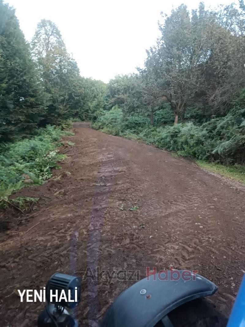 Güzlek'te bozulan yolu muhtar düzeltti