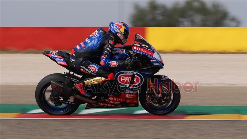 Milli motosikletçi Toprak Razgatlıoğlu, Fransa'da ilk yarışta birinci oldu