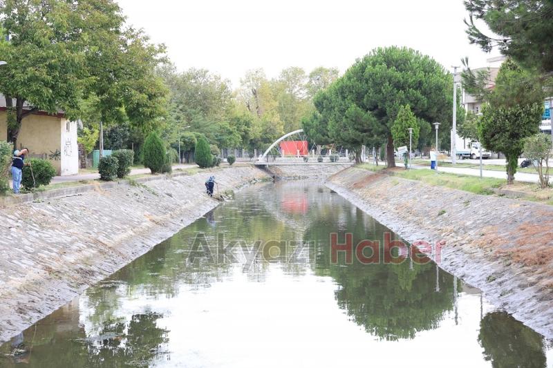 Çark Deresi ve çevresi'nde rutin temizlik
