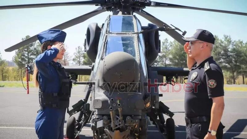 Türkiye'nin ilk kadın taarruz helikopter pilotu Diyarbakır semalarında uçtu