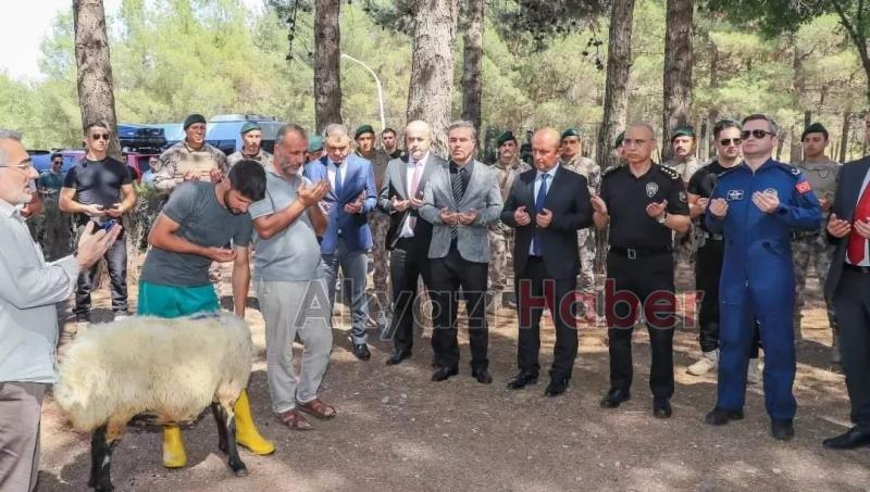 Türkiye'nin ilk kadın taarruz helikopter pilotu Diyarbakır semalarında uçtu