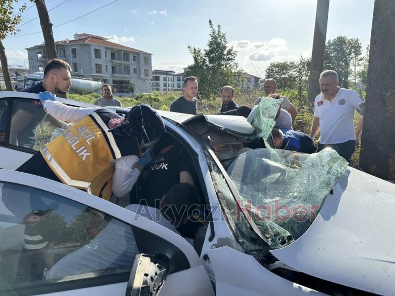 Kontrolden çıkan otomobil ağaca çarptı: 1’ağır 2 yaralı
