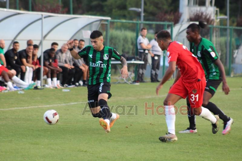 Sakaryaspor hazırlık maçında Süper Lig ekibi Hatayspor'a mağlup oldu
