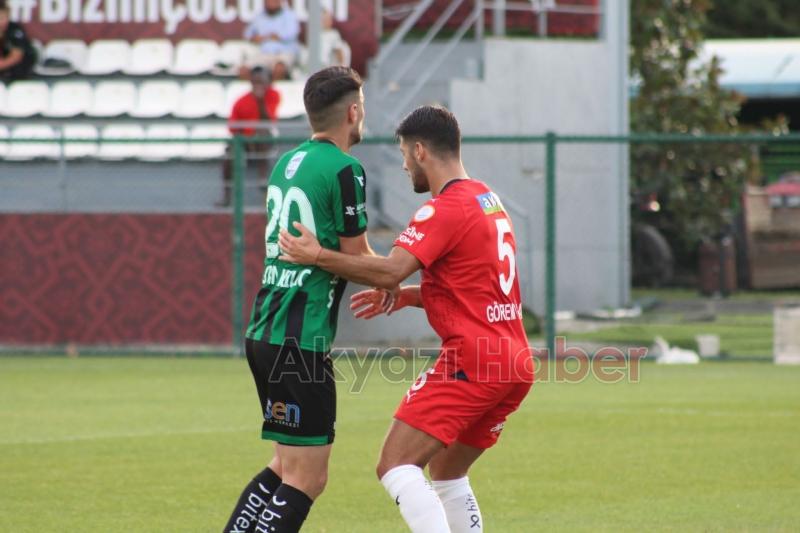 Sakaryaspor hazırlık maçında Süper Lig ekibi Hatayspor'a mağlup oldu