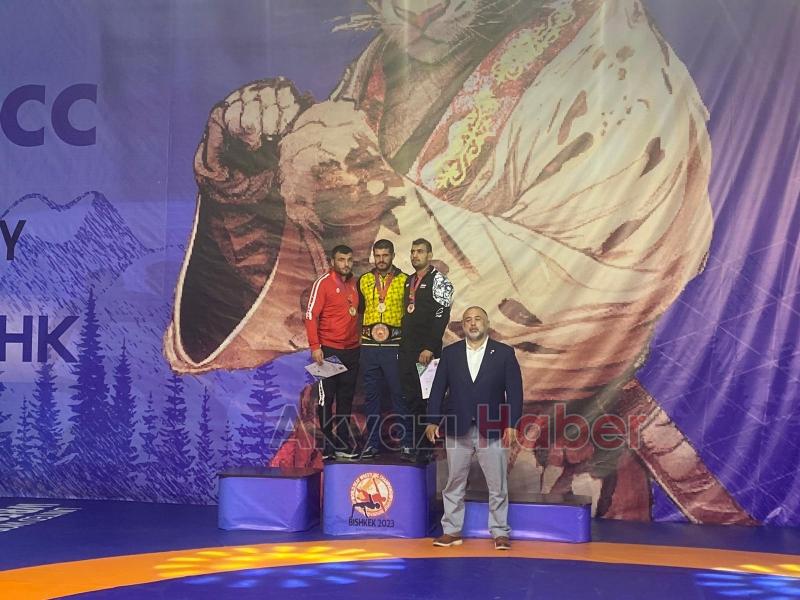 Akyazılı Güreşçi Dünya İkincisi Oldu 