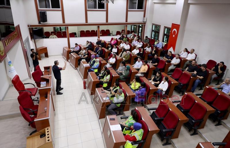 Büyükşehir çalışanlarına yangına müdahale eğitimi