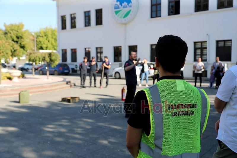 Büyükşehir çalışanlarına yangına müdahale eğitimi