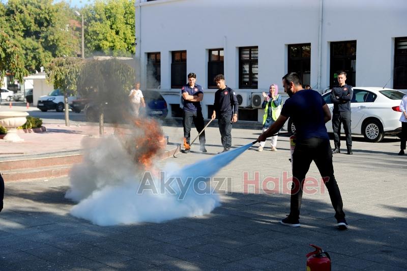 Büyükşehir çalışanlarına yangına müdahale eğitimi