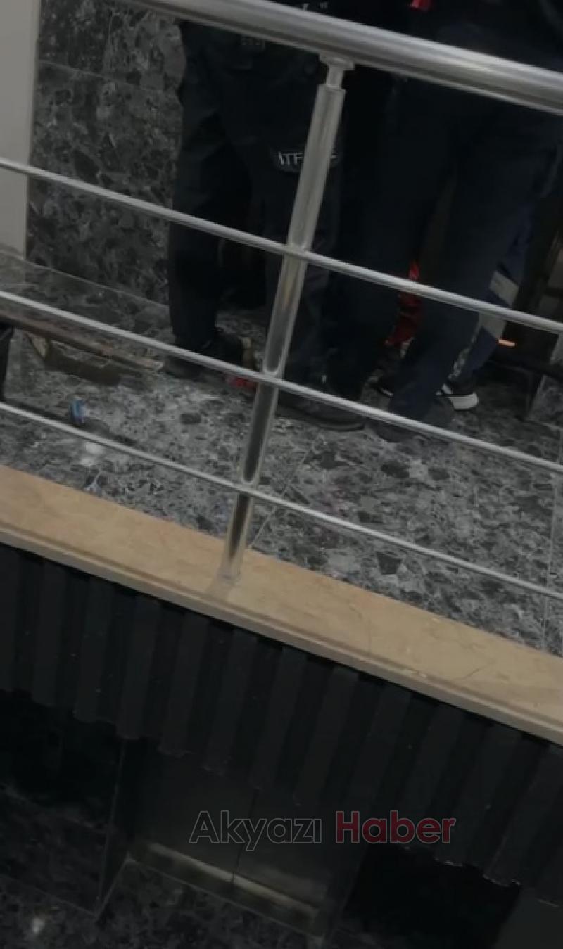 112 Acil Servis ekibi asansörde mahsur kaldı
