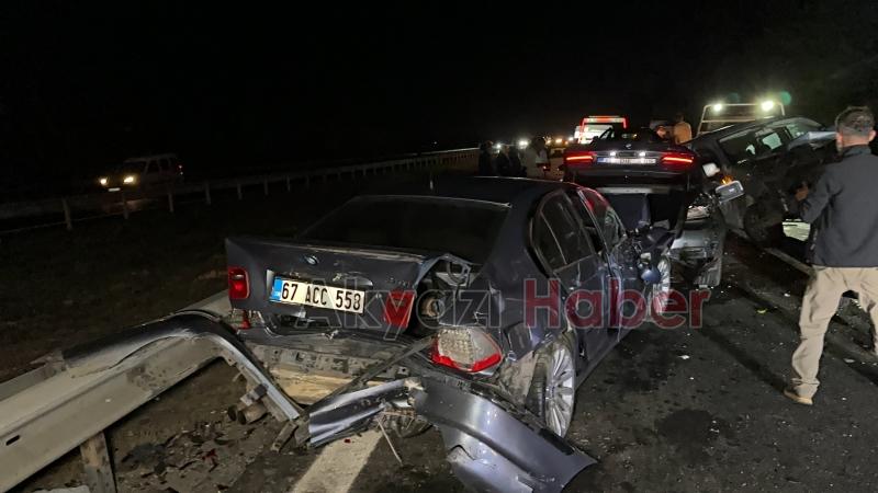 Otoyolda 11 araç birbirine girdi: 6 yaralı