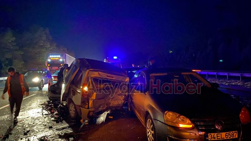 Otoyolda 11 araç birbirine girdi: 6 yaralı