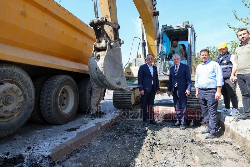 Ekrem Yüce Akyazı'daki içmesuyu çalışmalarını inceledi