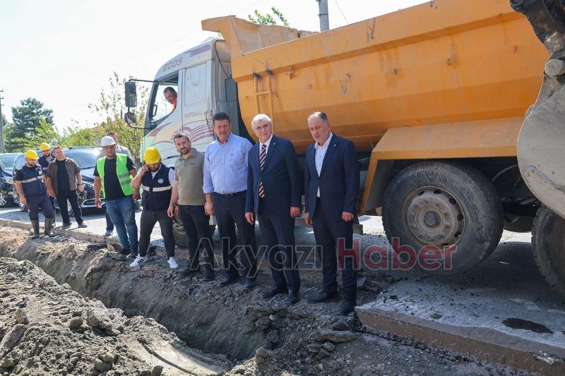 Ekrem Yüce Akyazı'daki içmesuyu çalışmalarını inceledi