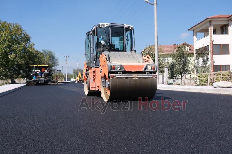 Akyazı  Şehit Ahmet Tarım Caddesi’nde asfalt sevinci