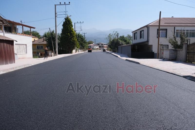 Akyazı  Şehit Ahmet Tarım Caddesi’nde asfalt sevinci