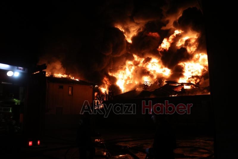 Şehirde büyük yangın, 4 saatte söndürülebildi