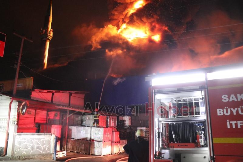 Şehirde büyük yangın, 4 saatte söndürülebildi