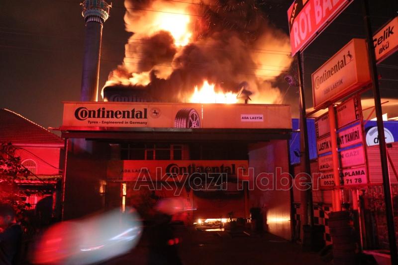 Şehirde büyük yangın, 4 saatte söndürülebildi