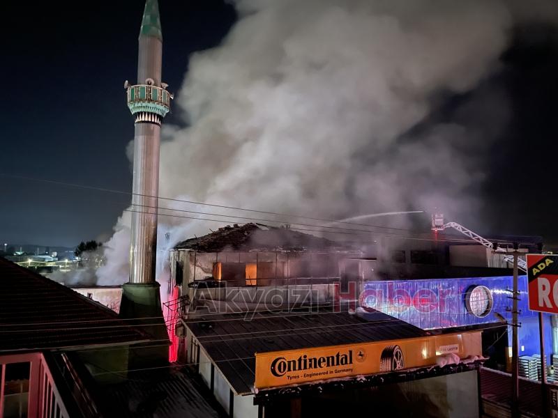 Şehirde büyük yangın, 4 saatte söndürülebildi