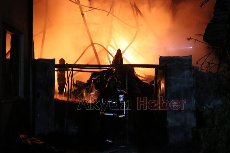 Şehirde büyük yangın, 4 saatte söndürülebildi