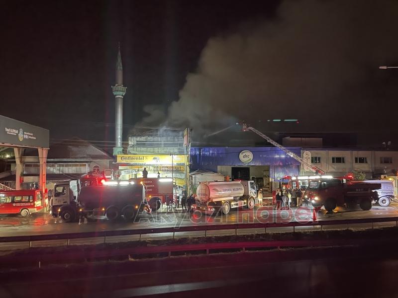 Şehirde büyük yangın, 4 saatte söndürülebildi