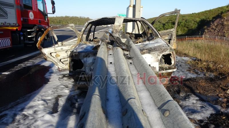 Bariyerin içinden geçen otomobil alev aldı: 3 kişi sağ kurtuldu