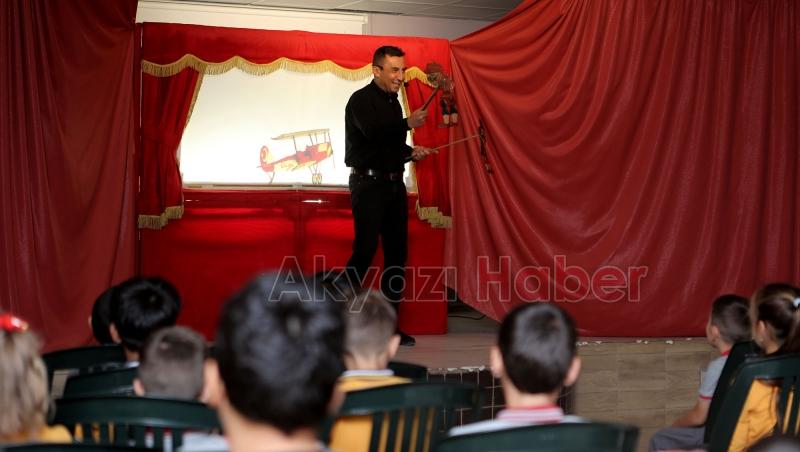Karagöz Göklerde gölge oyunu öğrencilerle buluştu