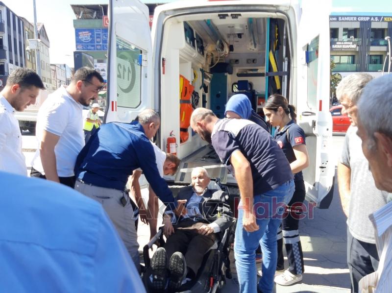 Cuma çıkışı cami avlusunda fenalaşıp yere yığıldı