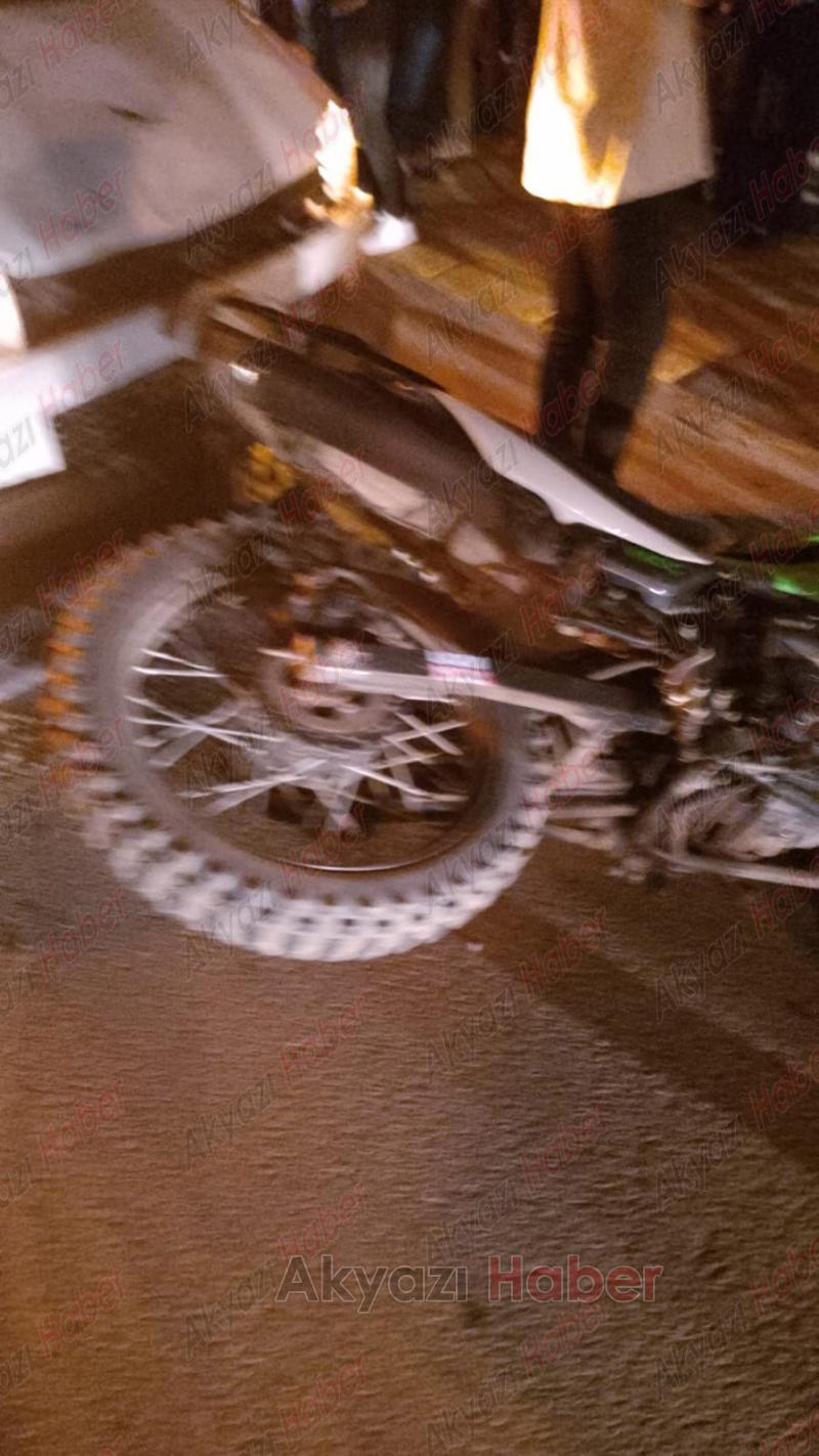 Minibüs motosiklete çarptı: 1 ağır yaralı