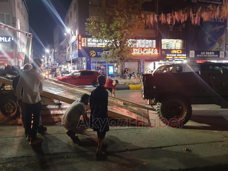 Seyir halindeki römorkun lastiği çıktı