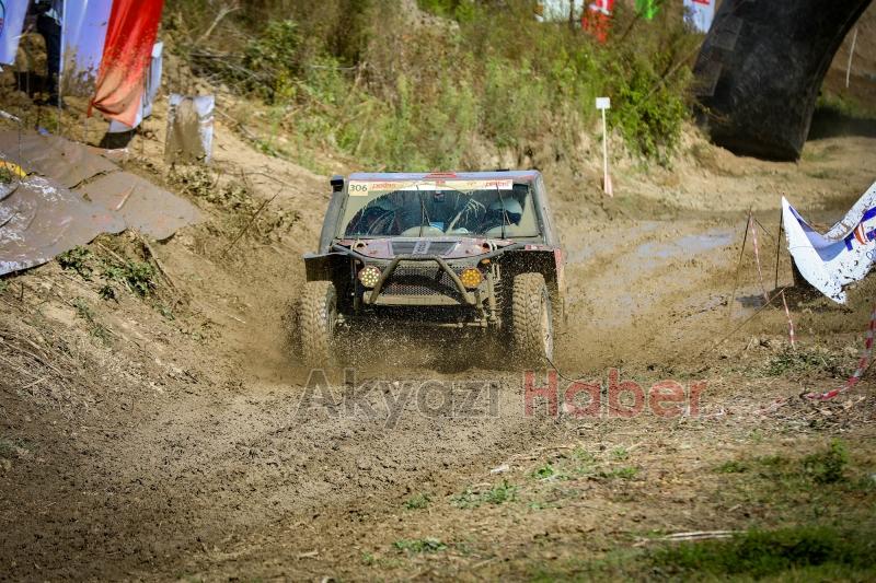 Türkiye Off-Road Şampiyonası seyirci etabı nefesleri kesti