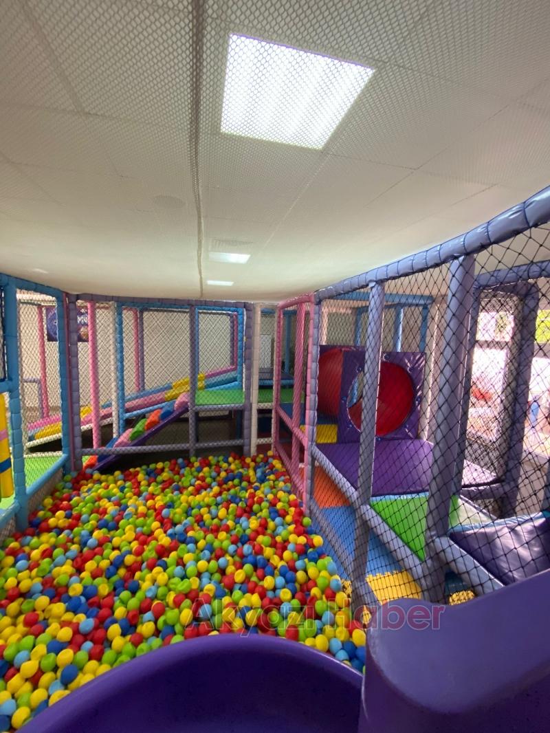 Akyazı'nın en büyük oyun alanında çocuklarınız doyasıya eğlensin